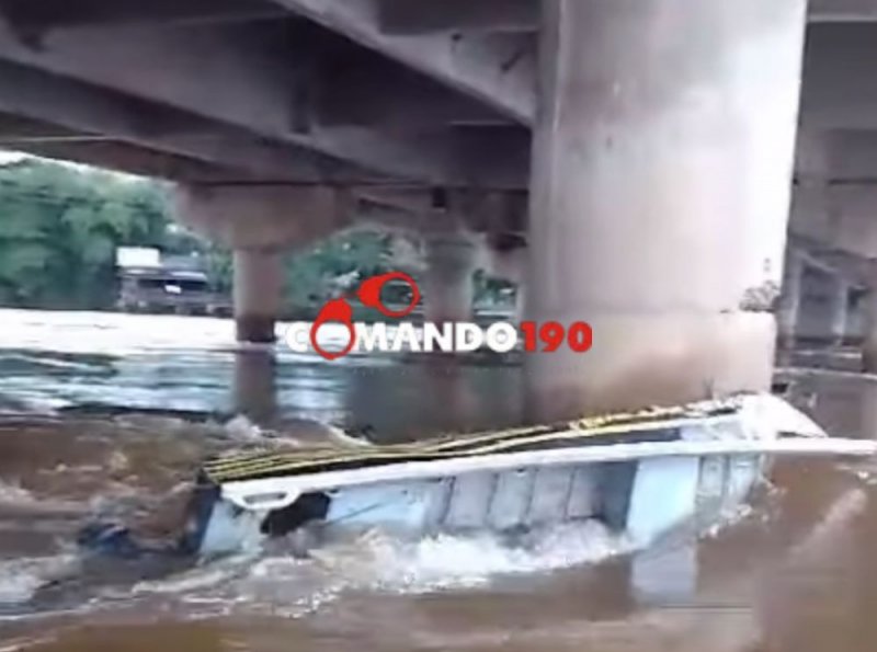 VIDEO / Tragédia e Resgate no Rio Machado: Pescadores Colidem Embarcação com Pilar da Ponte
