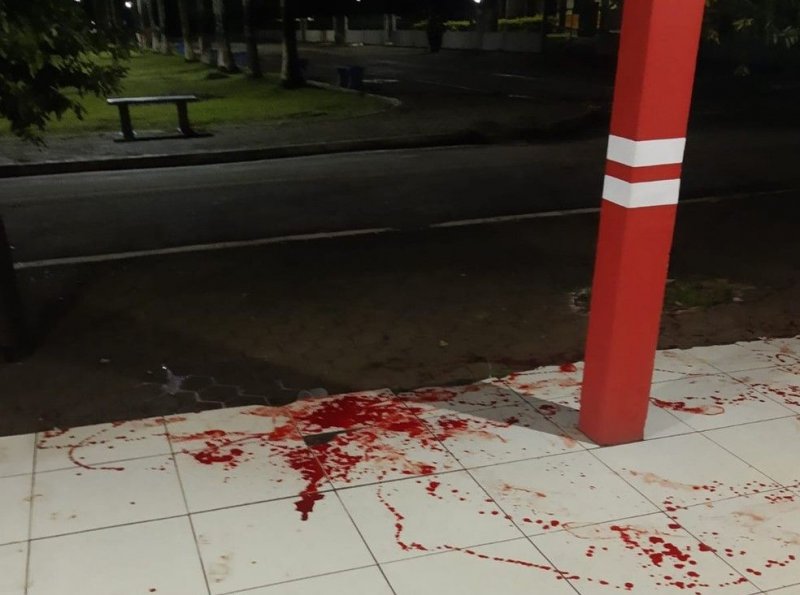Bandidos provocam noite de terror com arrastão e ataque a tiros em ruas de Monte Negro; um morador foi baleado