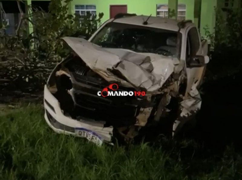 Acidente em Ji-Paraná: Caminhonete S10 perde o controle e causa danos