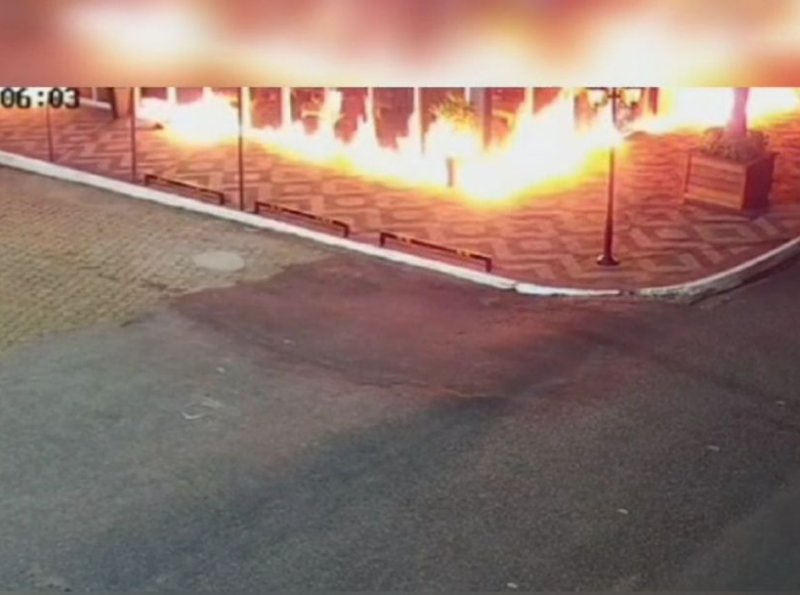 VÍDEO: Incêndio Criminoso no Restaurante 
